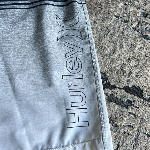 Good condition Hurley Boardshorts size 38. Priced to sell! - Picture 4 of 5